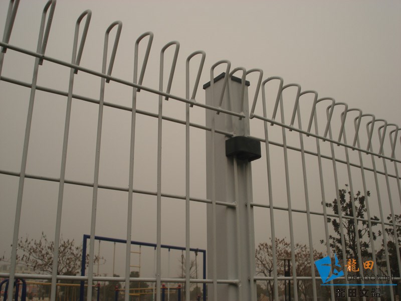 運(yùn)動(dòng)場(chǎng)地?fù)蹙W(wǎng)