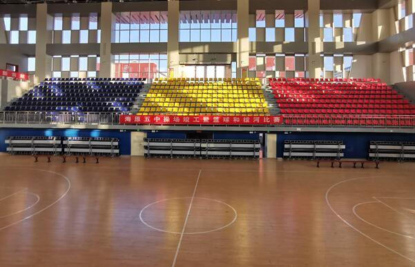 校園體育課上的體育設施怎么樣來安裝施工呢？